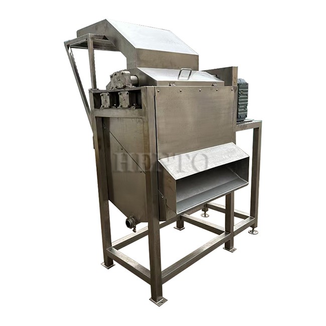 Lemon Juicer With Cutter In Half